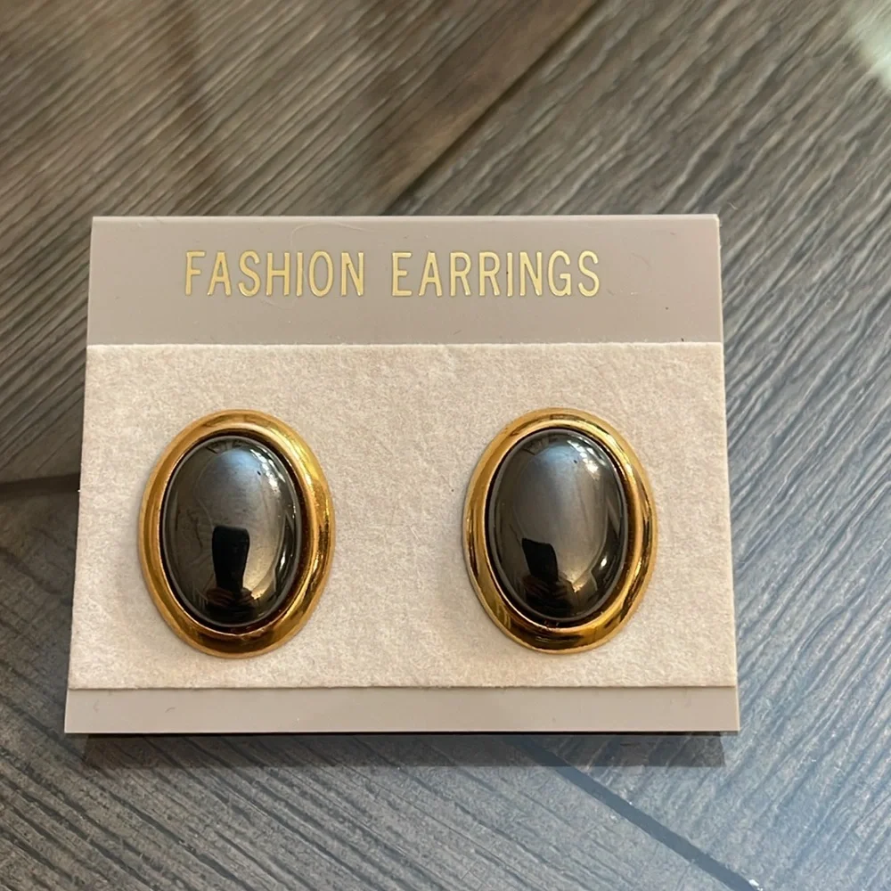Vintage Hematite Elegant Gold Frame and Black Oval Earrings